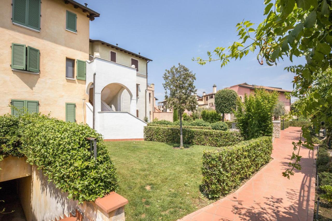 Maloma Apartment Peschiera del Garda Luaran gambar